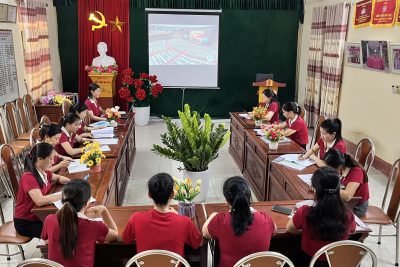 CÁN BỘ, GIÁO VIÊN, NHÂN VIÊN NHÀ TRƯỜNG THAM DỰ HỘI NGHỊ TRỰC TUYẾN TOÀN QUỐC QUÁN TRIỆT NGHỊ QUYẾT TRUNG ƯƠNG KHÓA XIV