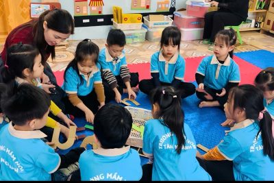 Vì sao không nên cho trẻ 5 tuổi học trước chương trình lớp 1?