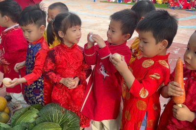 Dạy con biết chia sẻ và yêu thương